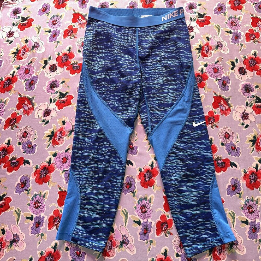 Nike Pro Dri-Fit sz M Women’s Cropped Athletic Leggings 22“ Inseam Multi Blue